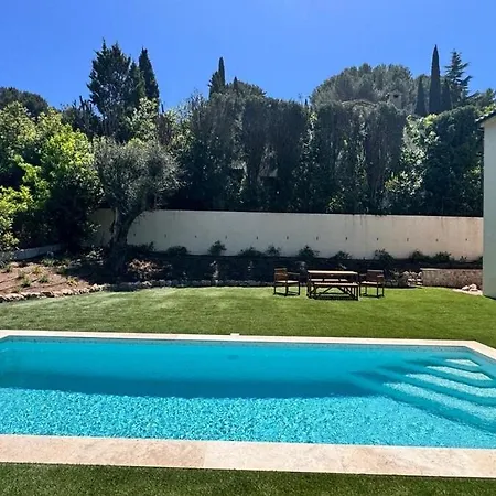Beautiful Luxury With Pool In Villa Antibes