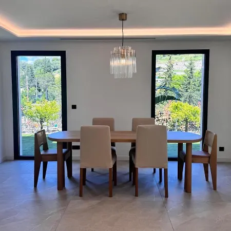 Beautiful Luxury With Pool In Villa Antibes