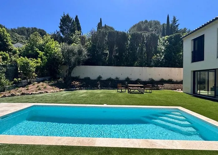 Beautiful Luxury With Pool In Villa Antibes